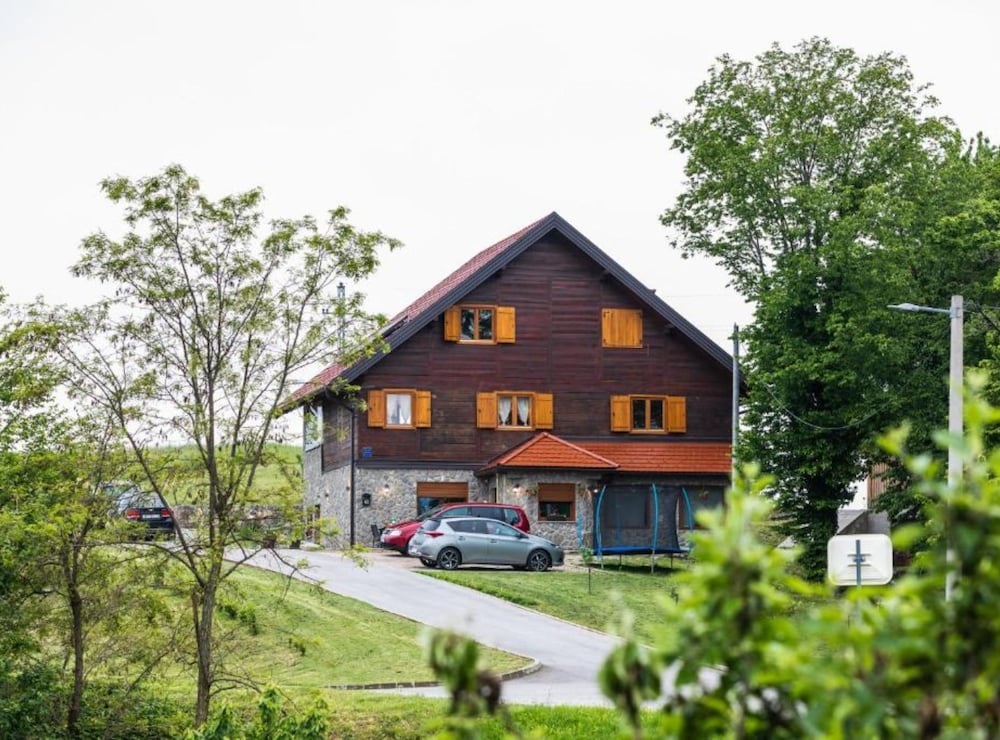 Apartment Stone and Wood — 4-Star Luxury Hotel in Slunj, Croatia
