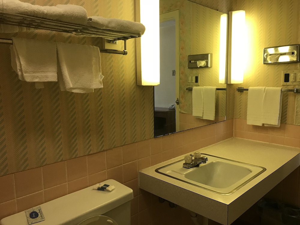 Allenwood Motel - photo 29