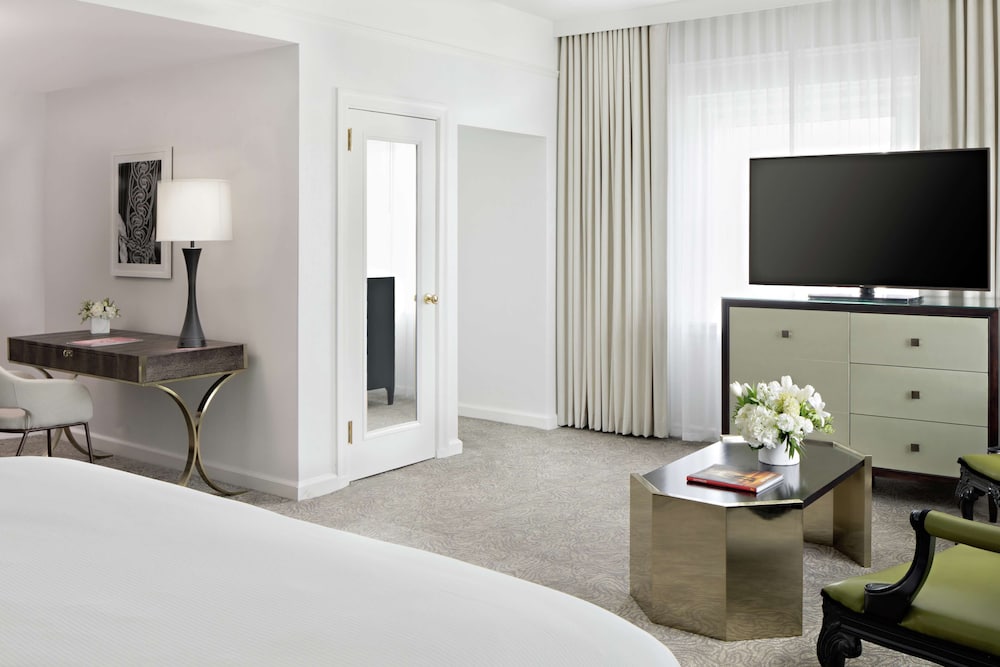 Amway Grand Plaza Curio Collection by Hilton - photo 24