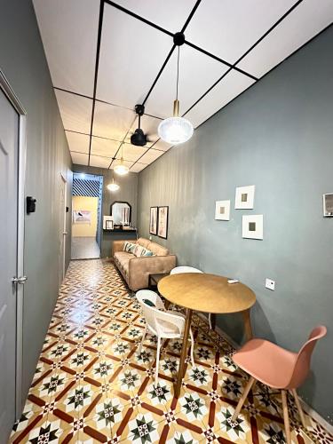 Georgetown Cozy 7 Bedrooms 13 Pax in George Town, Malaysia