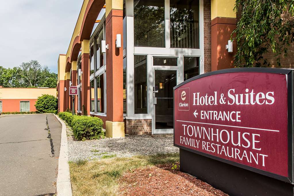 Clarion Hotel & Suites Hamden New Haven - photo 2