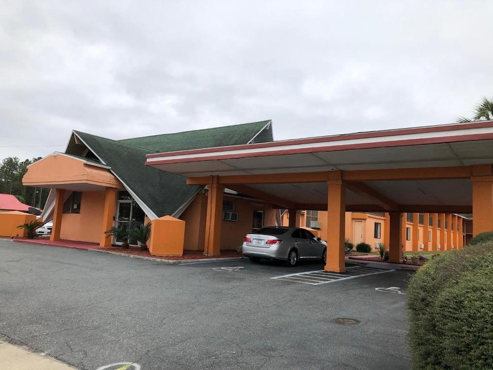 Days Inn Perry - photo 19