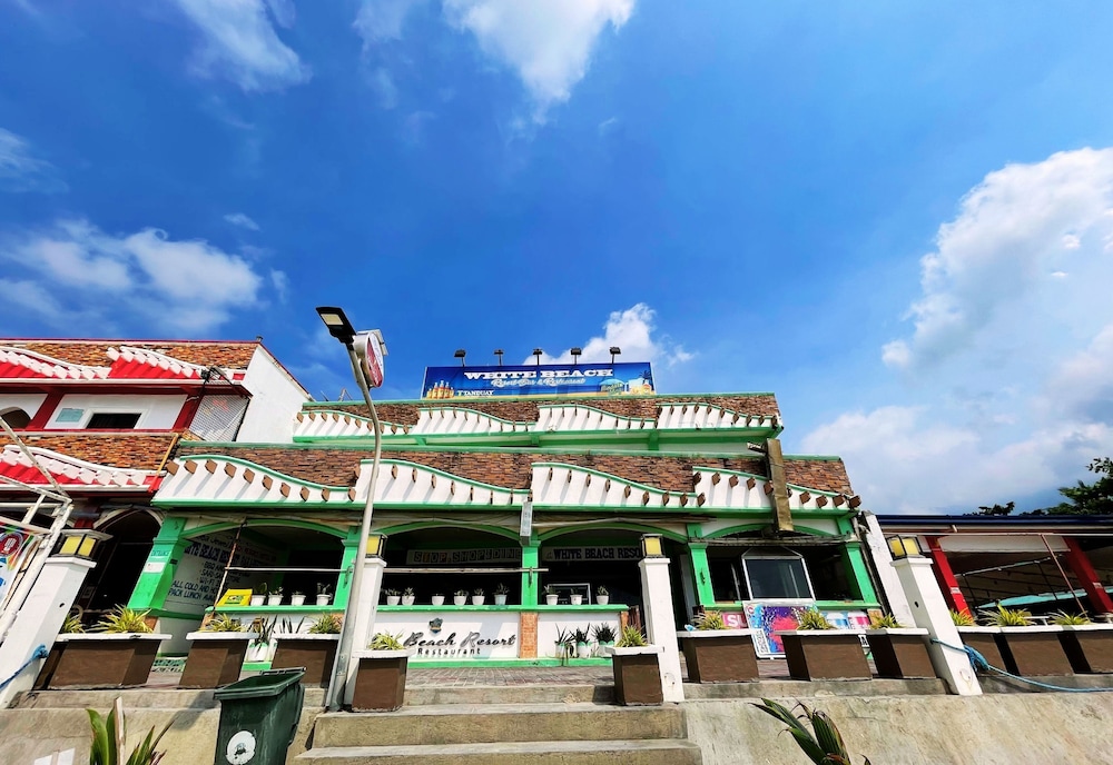 White Beach Resort Puerto Galera powered by Cocotel in Puerto Galera, Philippines