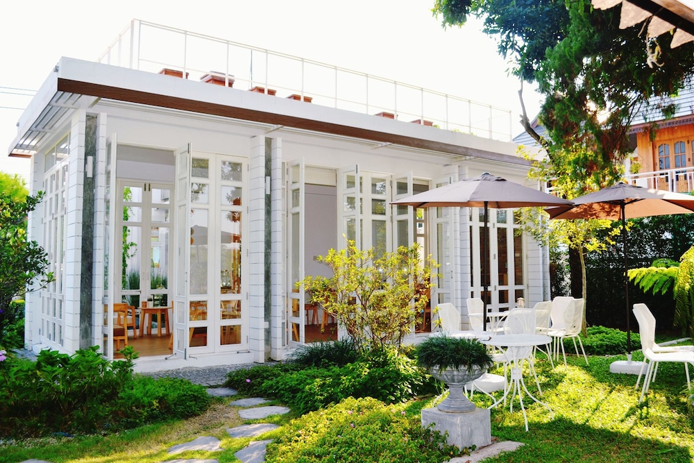 Eat Sleep Cafe & Bed in Chiang Rai, Thailand