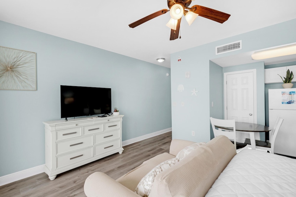 Majestic Beach Towers 1 609 - photo 4