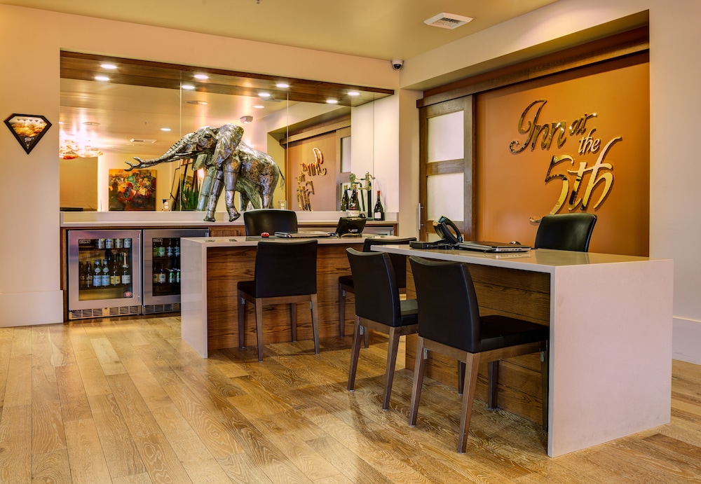 Inn at the 5th - photo 3