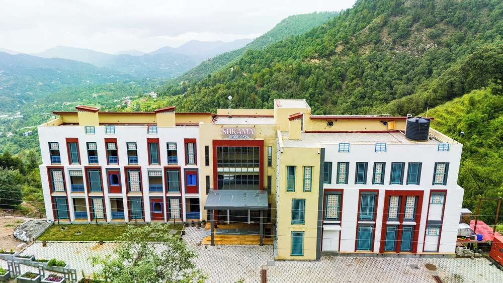 Sukama Resort and Spa in Dhari, India