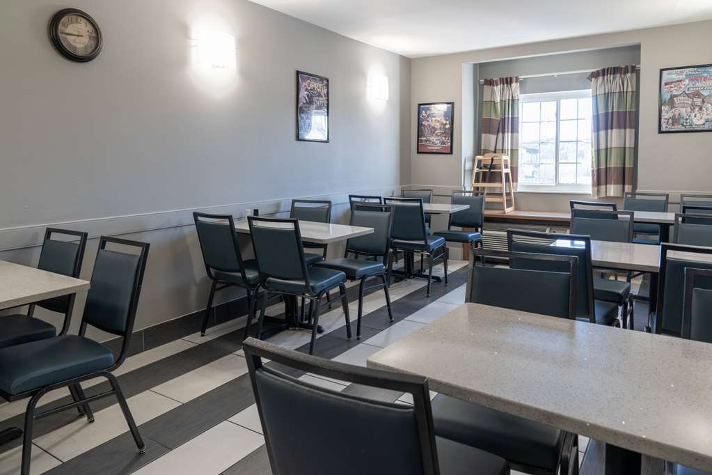 Microtel Inn & Suites by Wyndham Pigeon Forge - photo 28