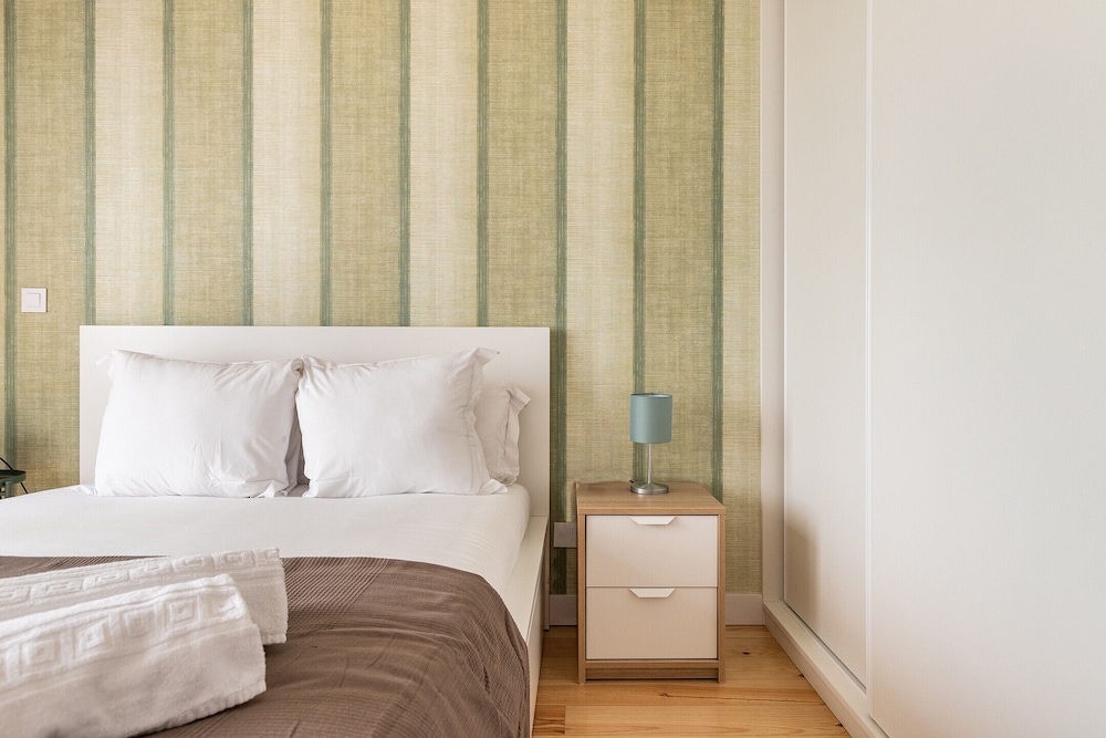 Belem Design 05 by Homing