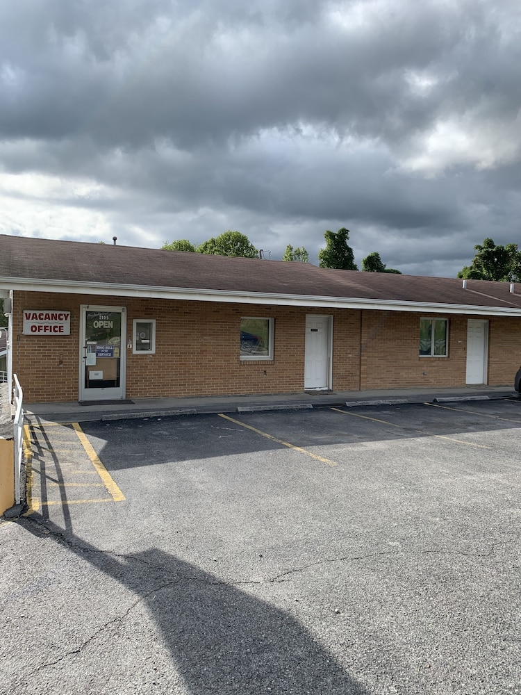 Boone Trail Inn - photo 36