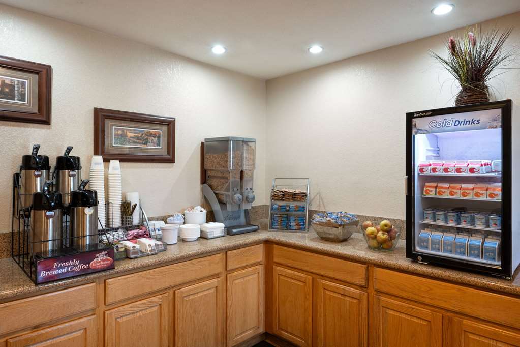 Super 8 by Wyndham Susanville - photo 3