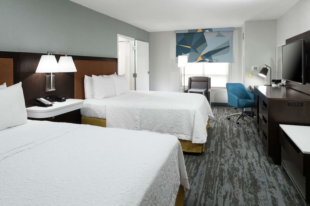Hampton Inn & Suites Memphis Beale Street - photo 16