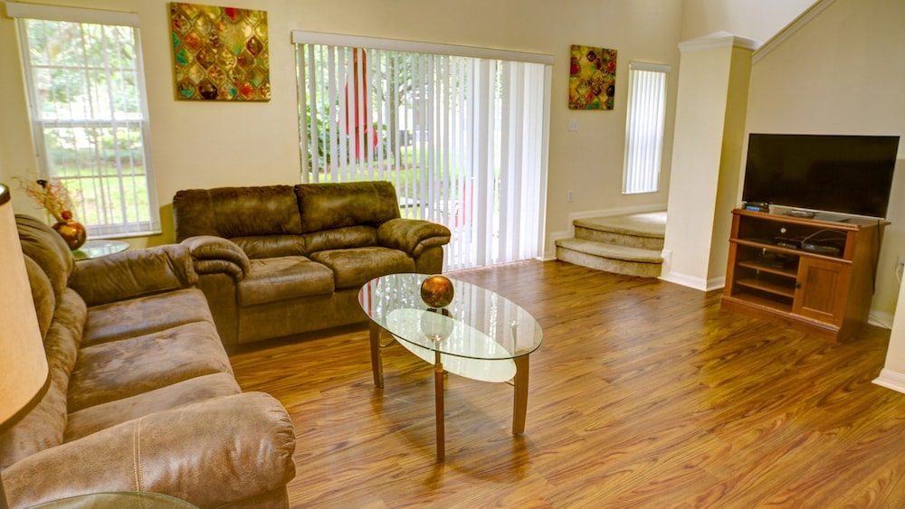 Norwich Townhome at Emerald Island — 4-Star Luxury Hotel in Kissimmee, United States