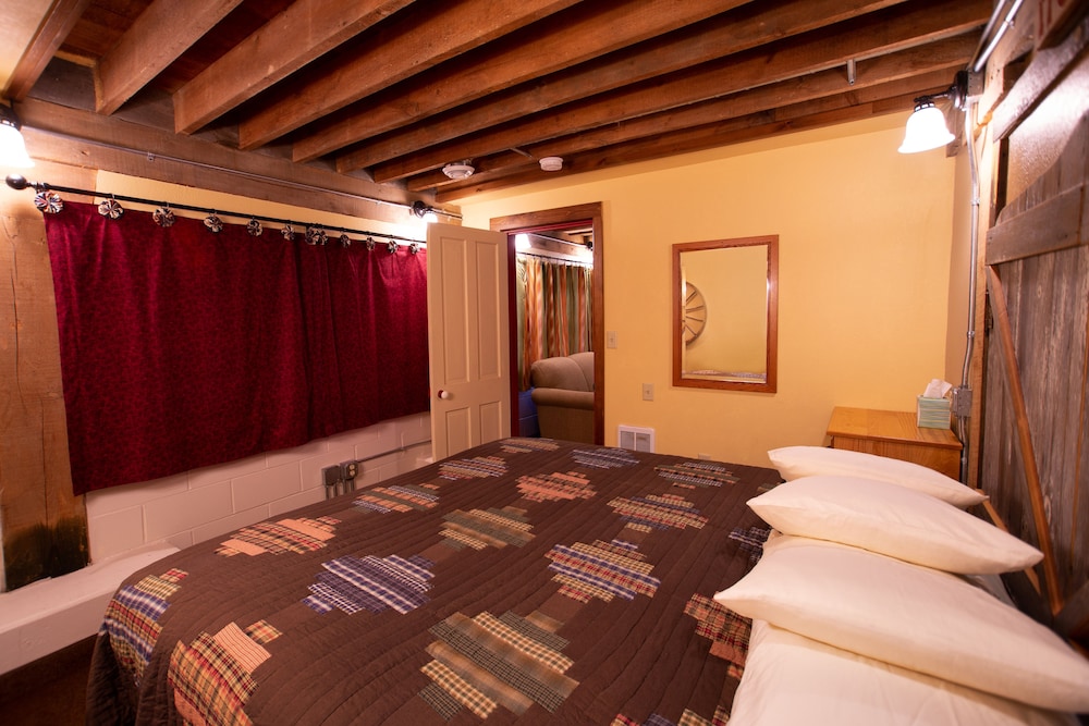 Stone Mill Hotel & Suites - photo 63