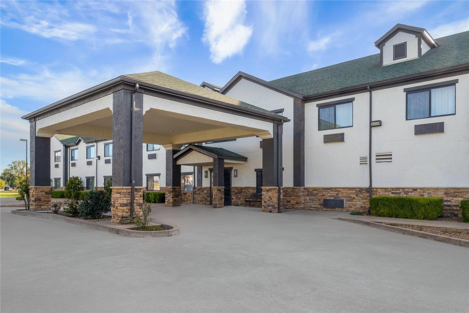 Days Inn By Wyndham Coffeyville — hotel in Coffeyville