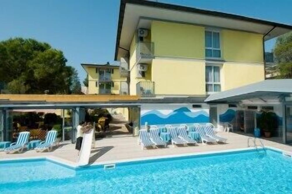 Hotel Ai Pini - carbon neutral hotel in Grado