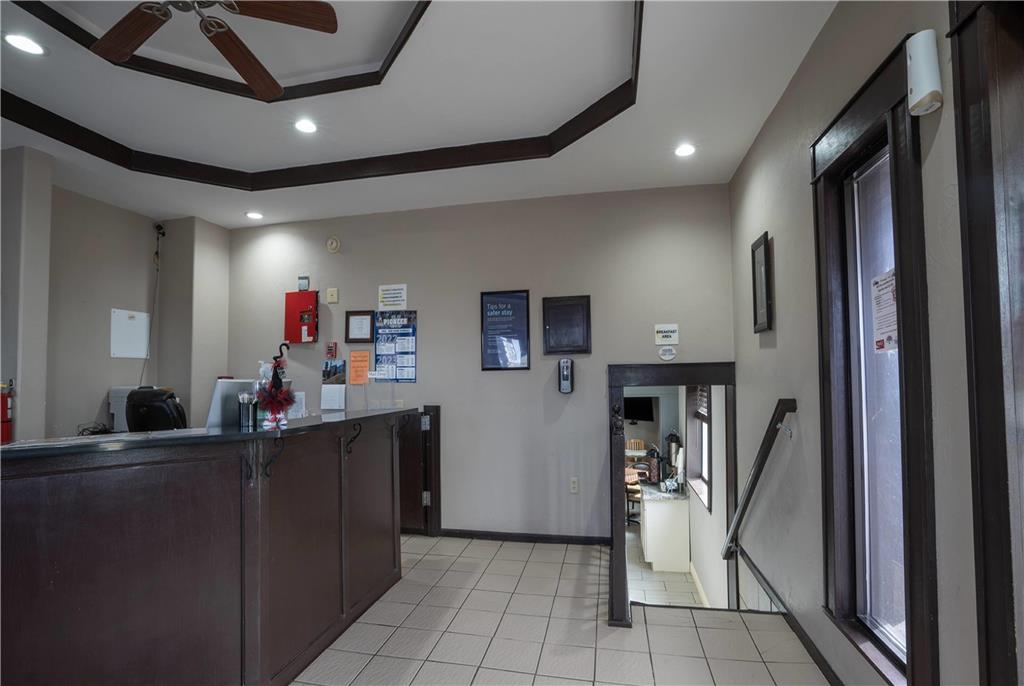 Super 8 by Wyndham Miles City - photo 13