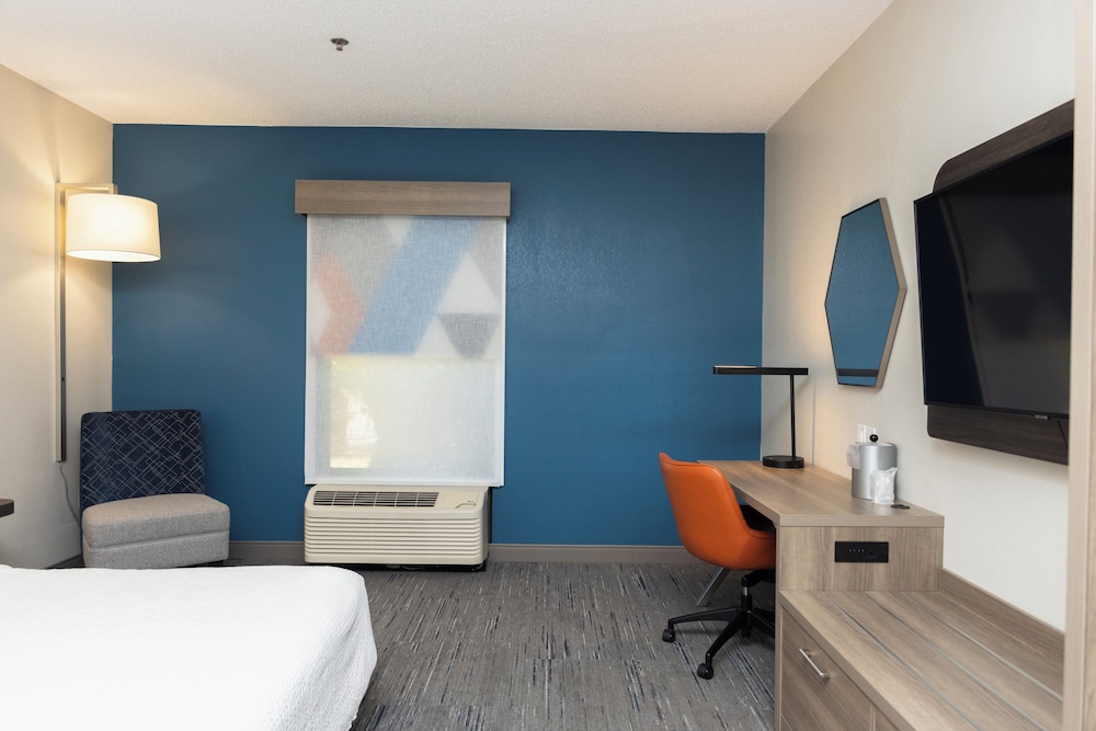 Holiday Inn Express Hotel and Suites Marysville by IHG - photo 35