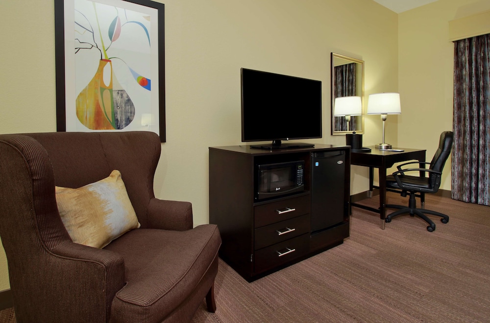 Hampton Inn Winfield - photo 16