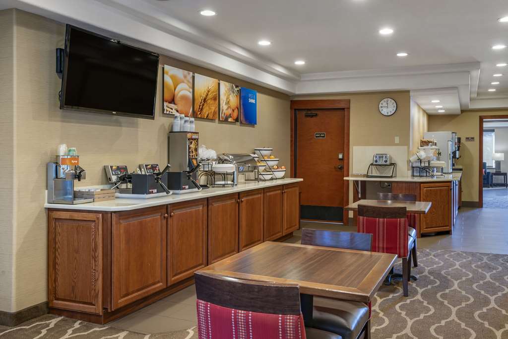 Comfort Inn & Suites Lincoln City - photo 36