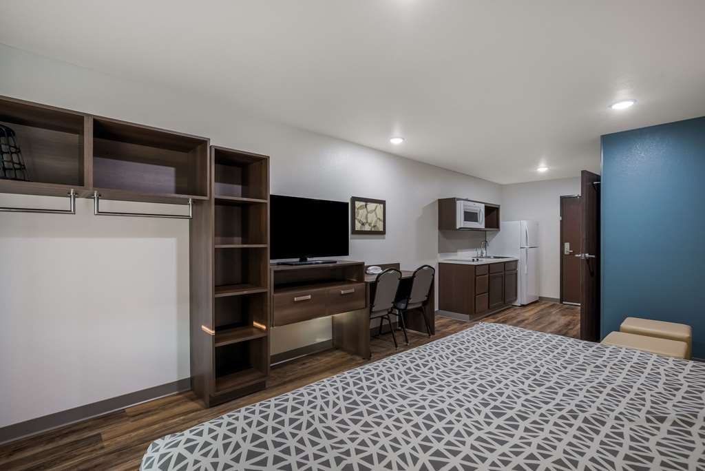 Woodspring Suites Milwaukee Menomonee Falls - photo 38