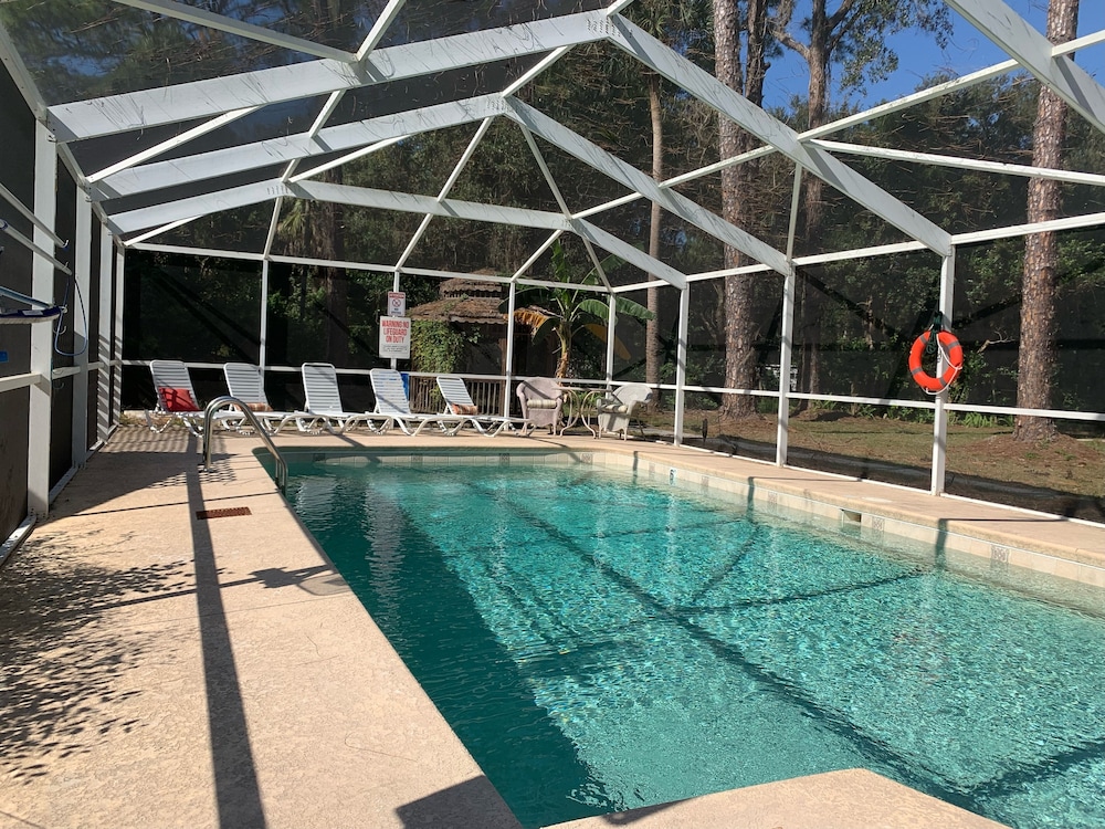 Nature Coast Inn and Cottages — hotel in Inglis