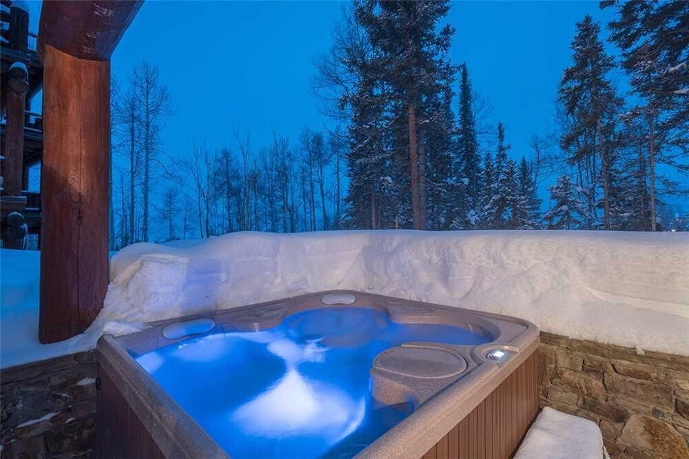 Prospect Falls By Exceptional Stays — Telluride