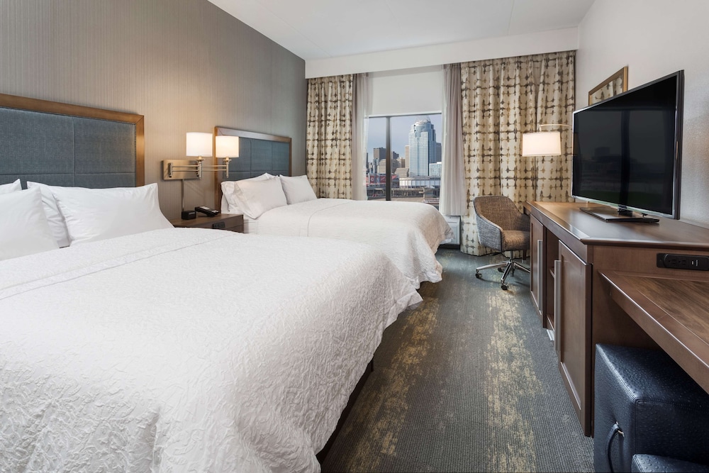 Hampton Inn & Suites Newport Cincinnati - photo 15