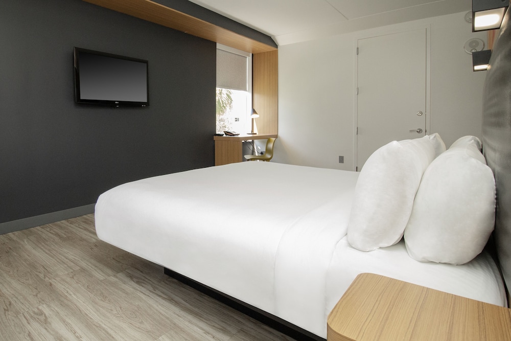 Aloft Miami Doral - photo 13
