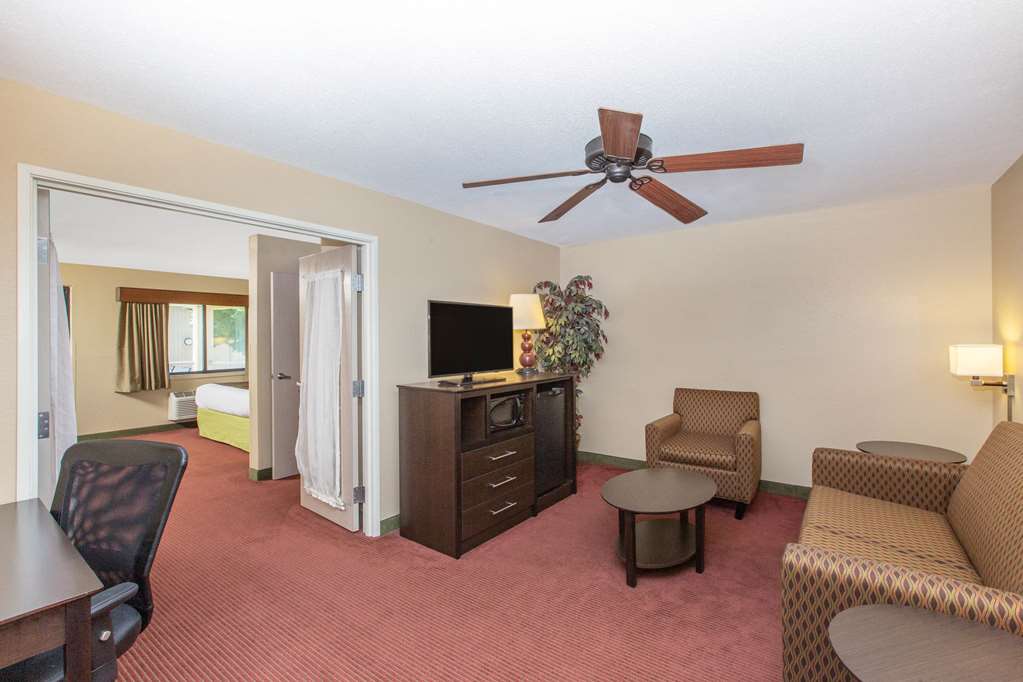 AmericInn by Wyndham Okoboji - photo 8