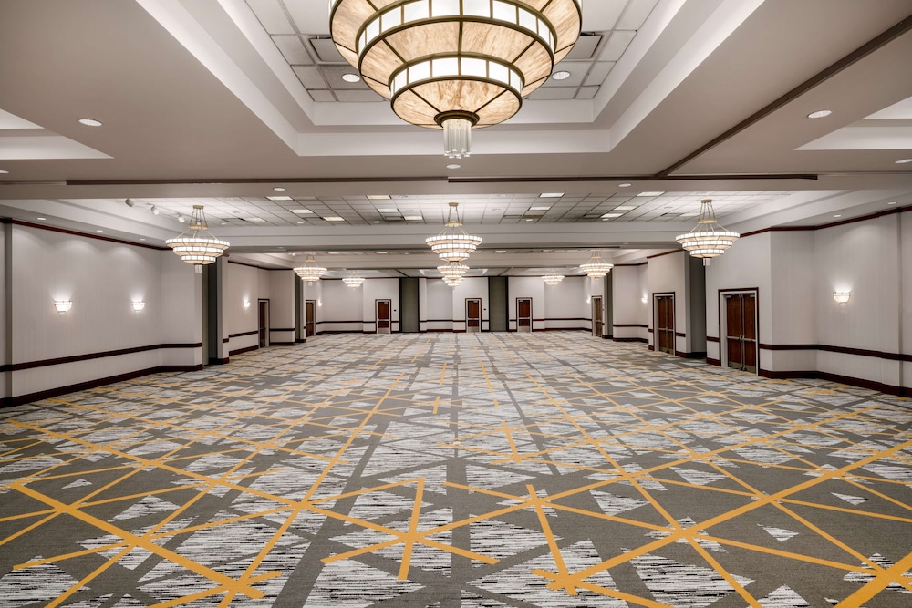 Embassy Suites by Hilton Portland Airport - photo 43