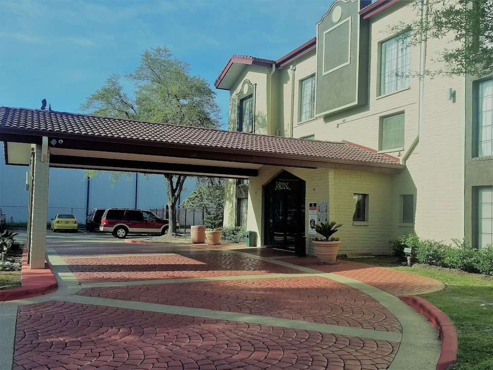 South Houston Inn & Suites Hobby Airport I 45 - photo 13