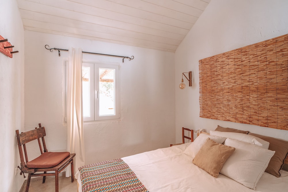 Cá Estamos T2 Hortacasa Portugal in Santiago Do Cacem, Portugal