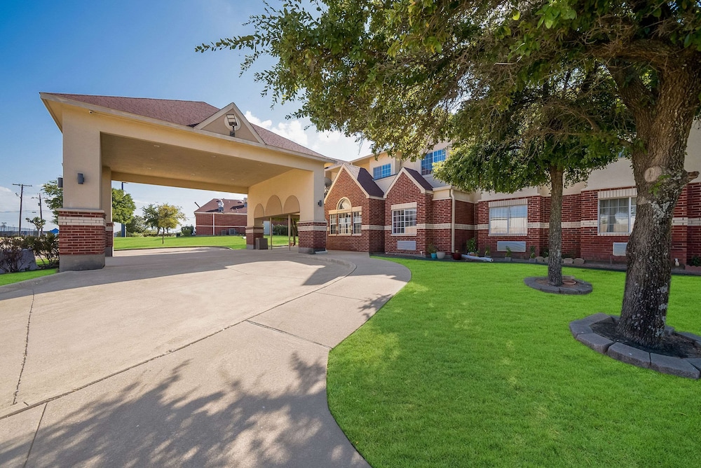 Econo Lodge Inn & Suites Mesquite Dallas East - photo 38