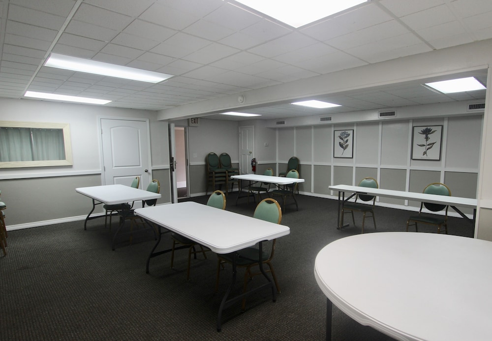 At Home Inn & Suites - photo 6