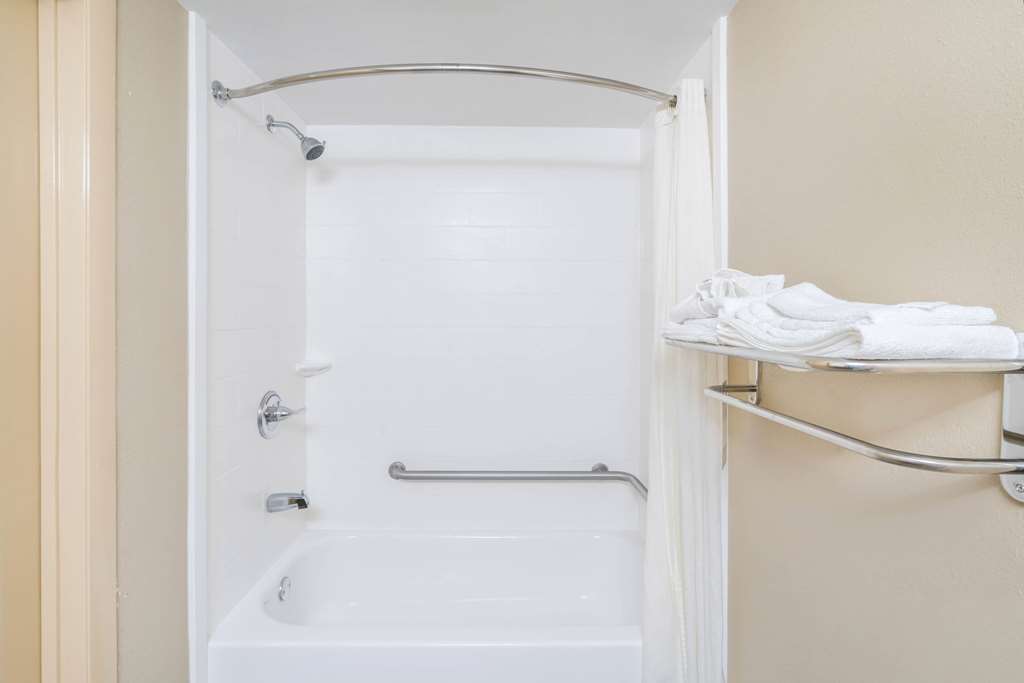 Super 8 by Wyndham Raleigh North East - photo 13