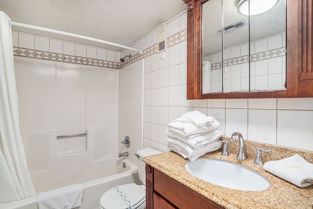 0611 Waters Edge Resort 2 Bedroom Condo by RedAwning - photo 12