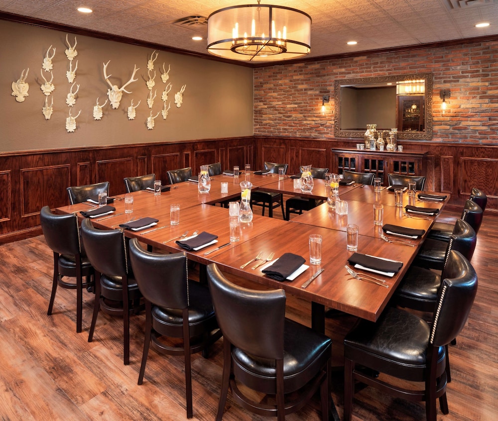DoubleTree by Hilton Roseville Minneapolis - photo 32