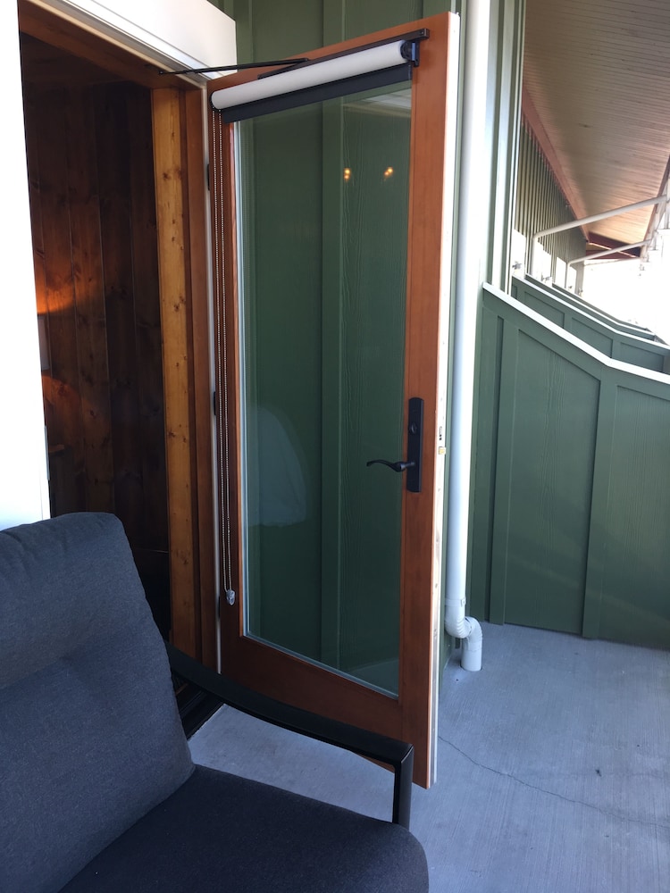 McMenamins Kalama Harbor Lodge - photo 22