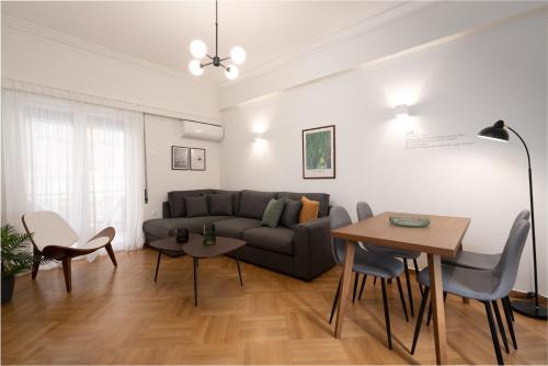 Modern apartment near Lycabettus hill with balcony — 4-Star Luxury Hotel in Athens, Greece