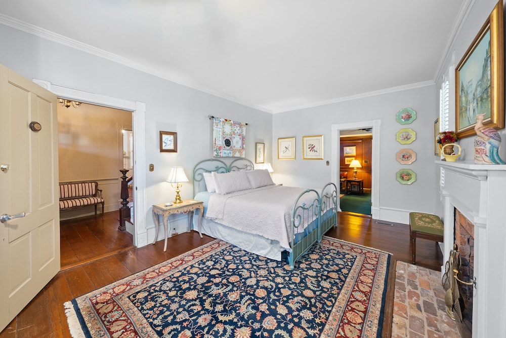 The Inn on North Jefferson - photo 4