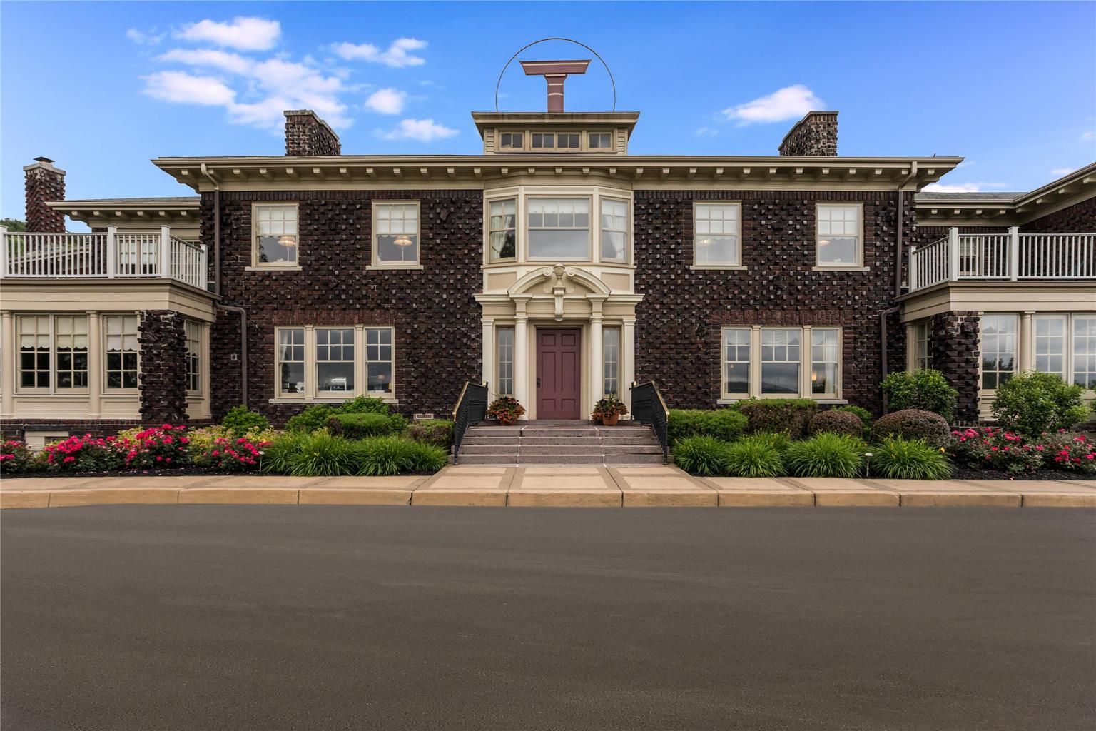 Traditions Hotel Spa Johnson City Binghamton An Ascend Collection Hotel — Endicott