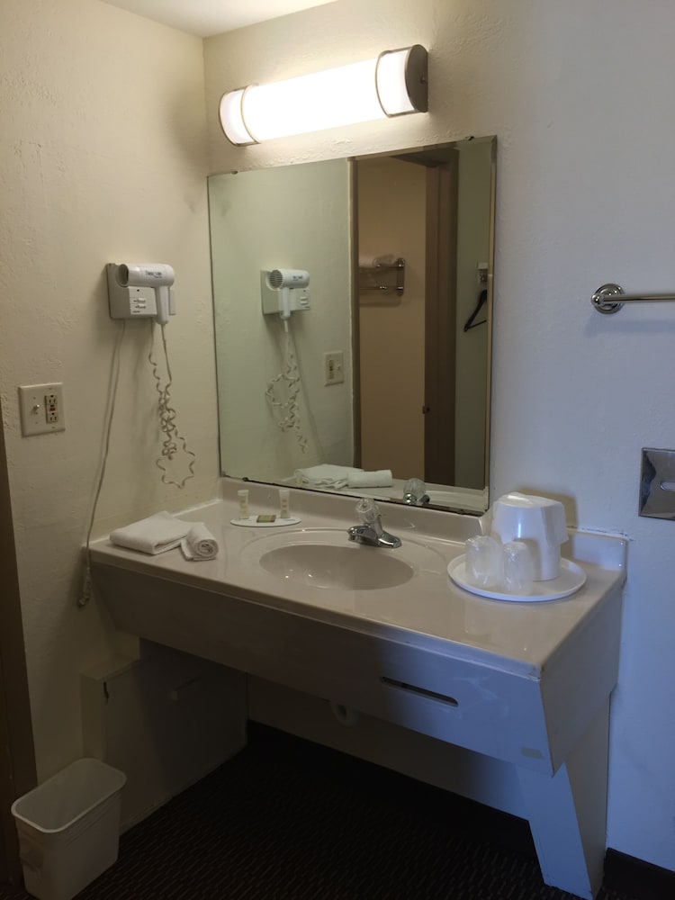 Super 8 By Wyndham Junction City - photo 16
