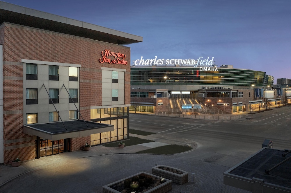 Hampton Inn & Suites Omaha Downtown - photo 44