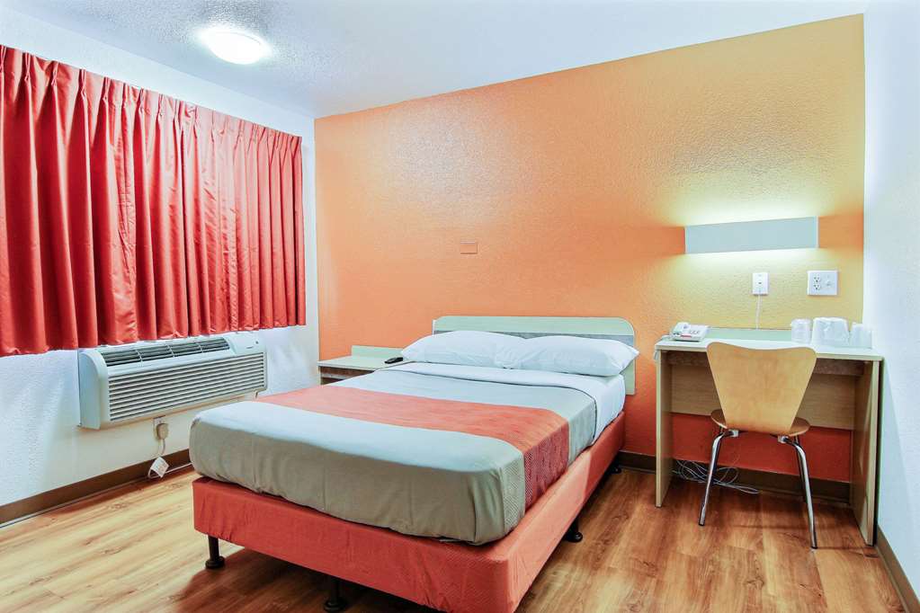 Motel 6 Kingsville TX - photo 15
