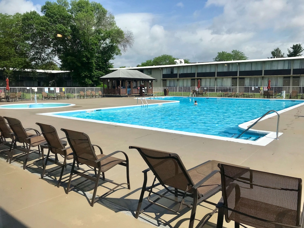 SureStay Plus Hotel by Best Western Lehigh Valley - photo 21