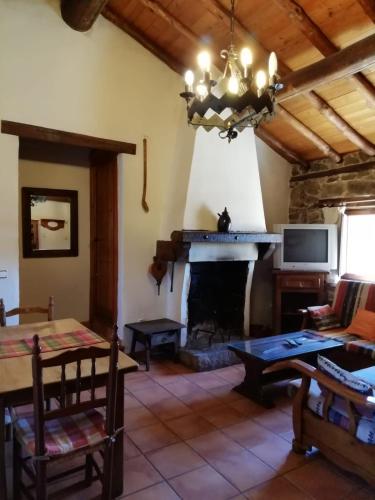 Casa Rural La Pontezuela Arriba 11085570 — Navarredonda De Gredos