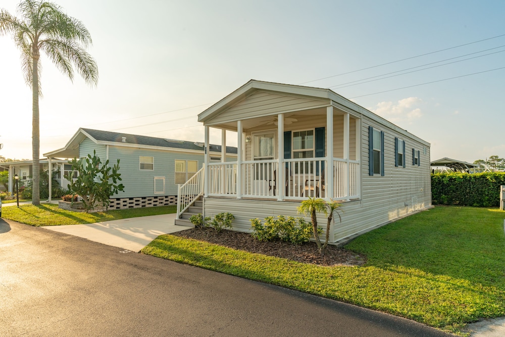 Buttonwood Bay RV Resort - photo 5
