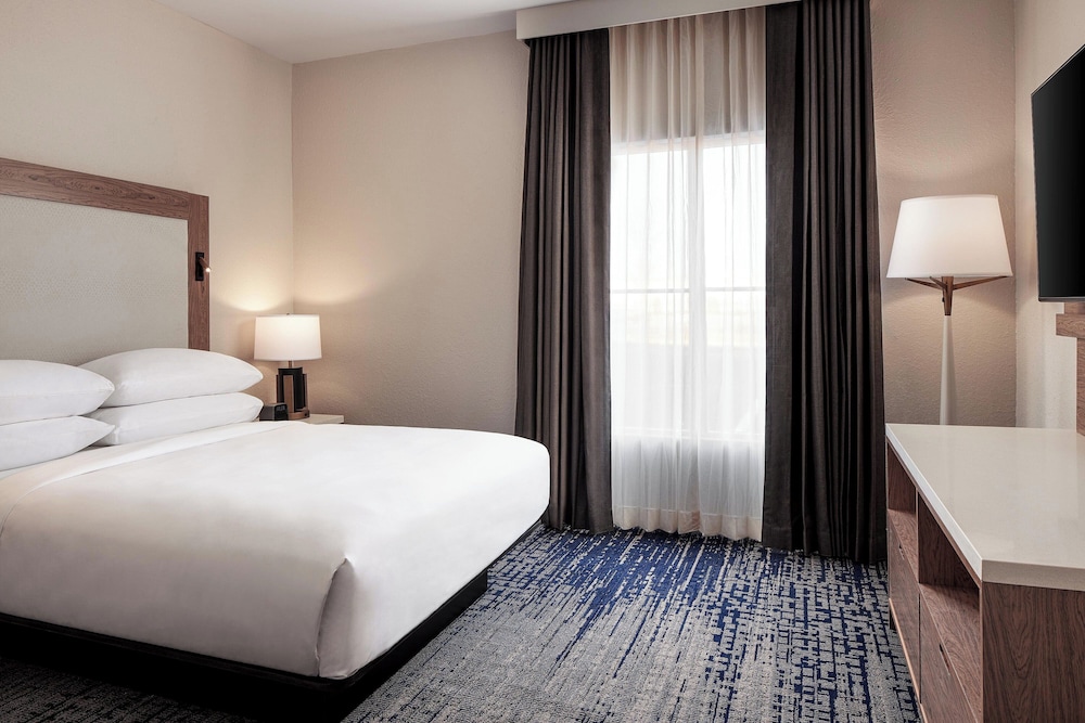 Sheraton Richmond Airport Hotel - photo 9