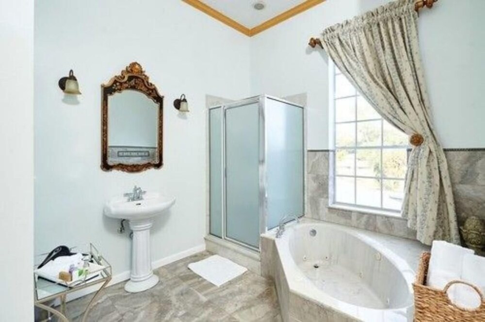 The Olivia Mansion - photo 20